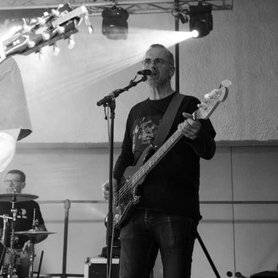 Xavier à la basse